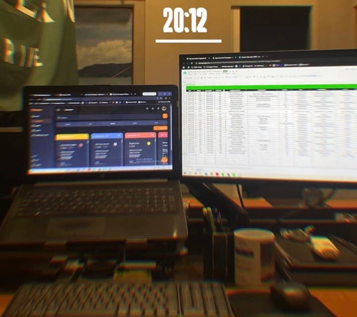 Mesa de trabalho de cliente com o Hunter aberto na tela