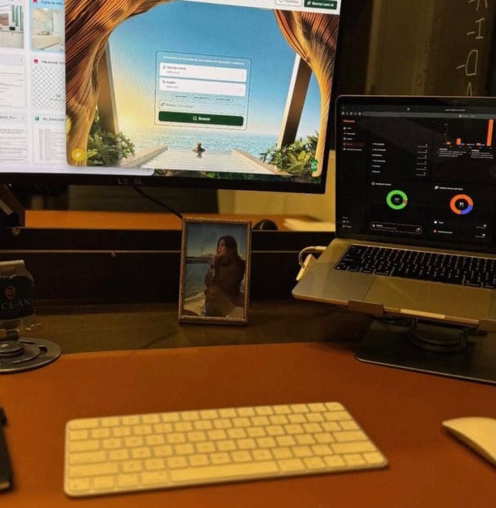 Mesa de trabalho de cliente com o Hunter aberto na tela